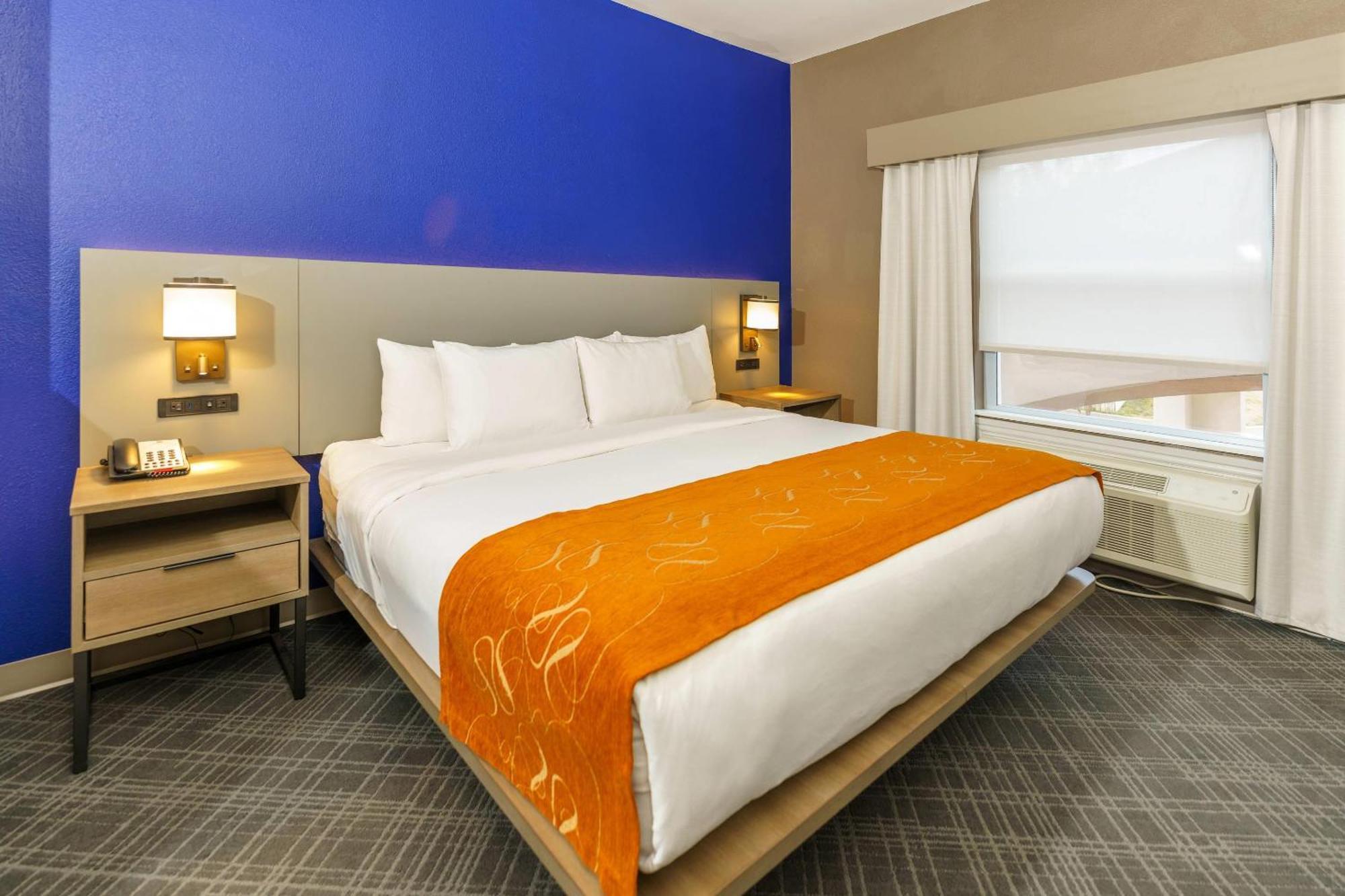 Comfort Suites University Drive College Station Exterior photo